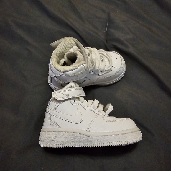 5c High Top white air force ones - Picture 1 of 6